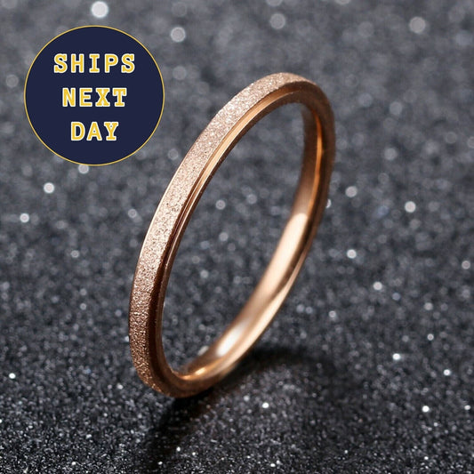 dainty gold ring